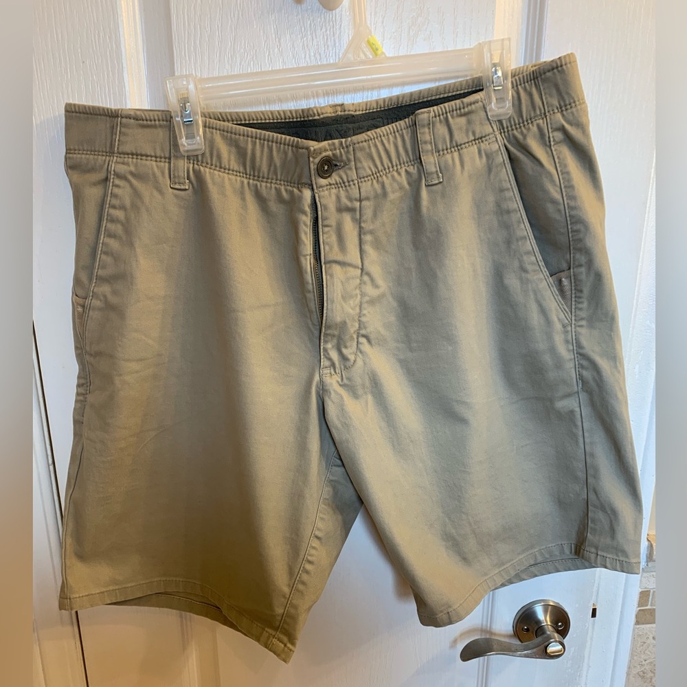 Denver Hayes Men's Tan Chino Shorts